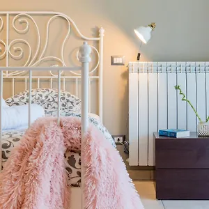  Apartment One Love Metropolitan Gardens Studio Romania